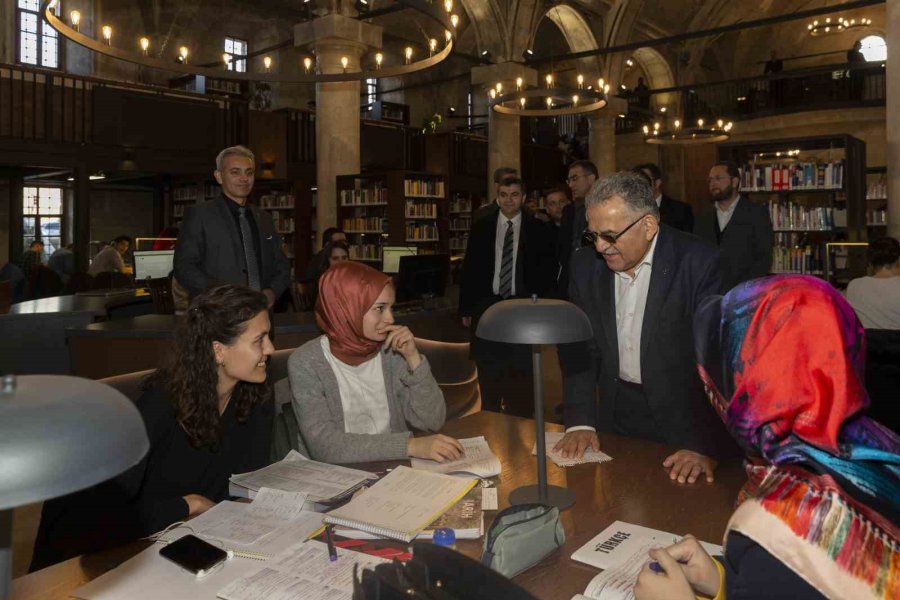 Büyükşehir Kütüphaneleri İlk 3 Ayda 700 Bin Ziyaretçi Ağırladı