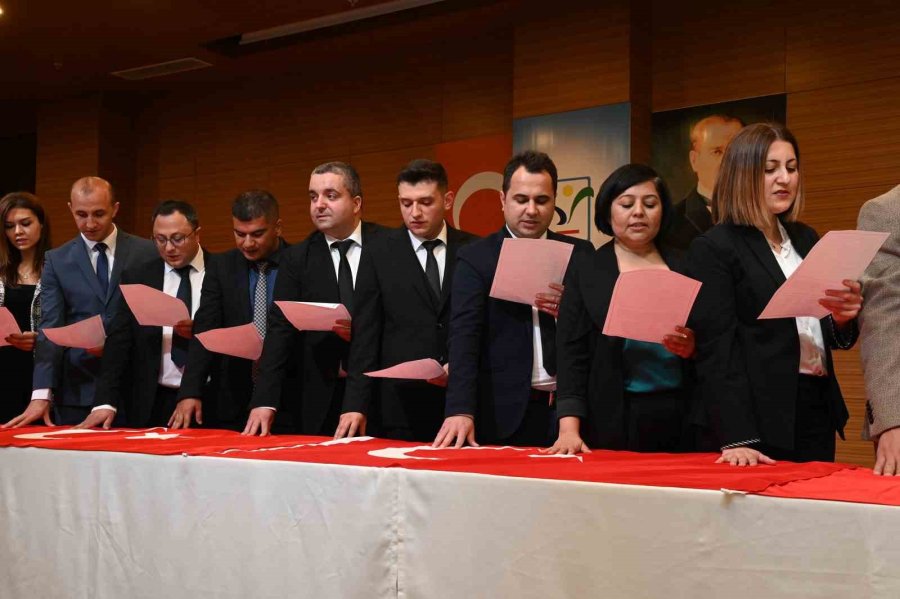 Manavgat Belediyesi’nde 30 Yeni Memur Yemin Ederek Görevine Başladı