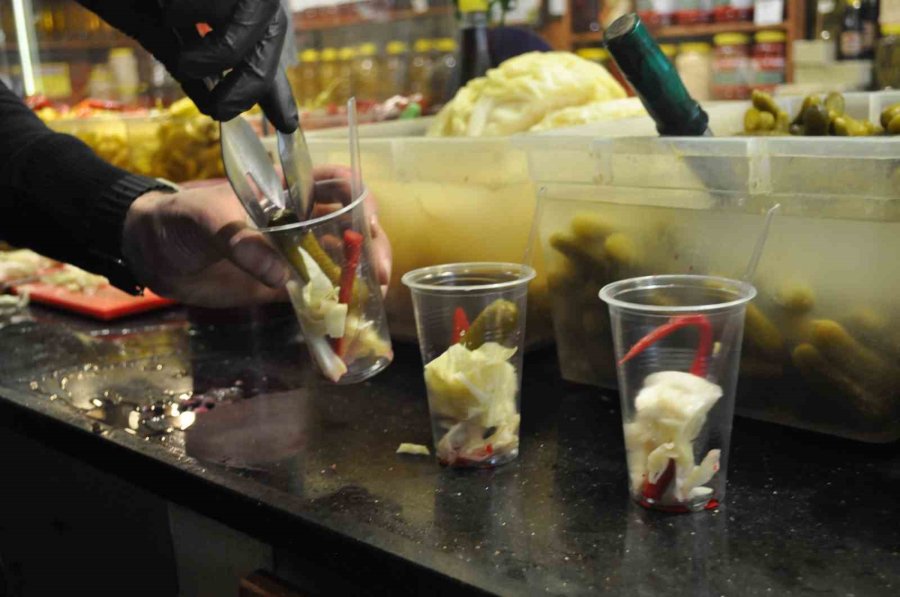 İftarlık Turşulara Vatandaştan Yoğun İlgi