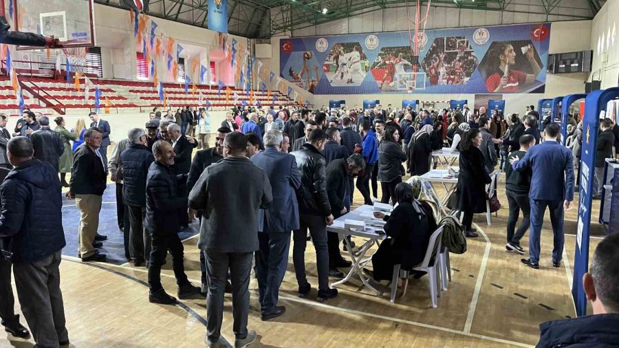 Ak Parti’de Temayül Yoklamaları Başladı