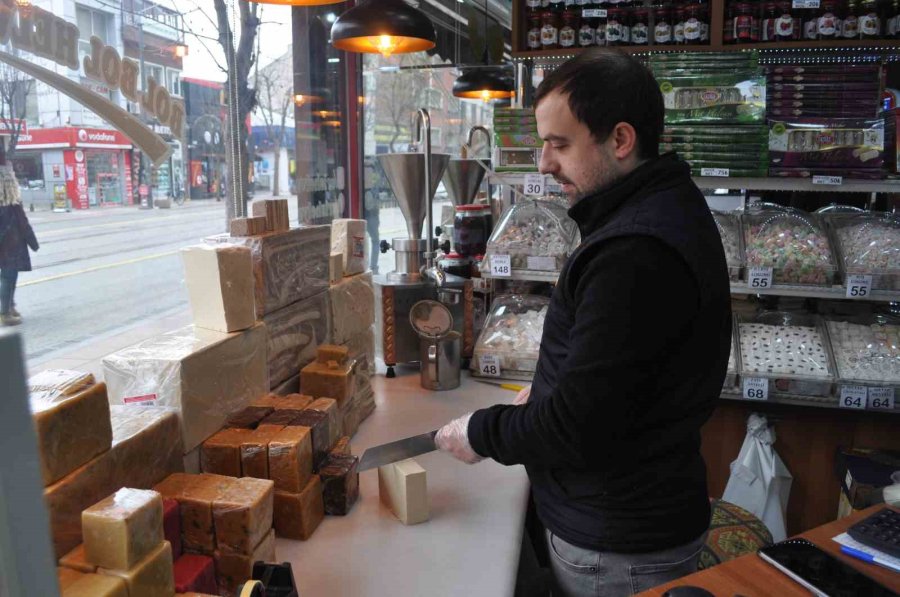 Ramazanın Gelmesiyle Helva Satışları Arttı