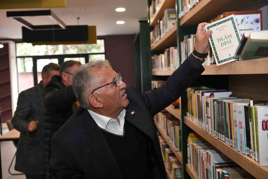 Başkan Büyükkılıç, Büyükşehir’in 10’uncu Kütüphanesini İnceledi