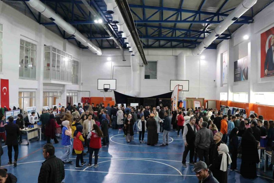 Niğde’de Bilim Şenliği Yapıldı