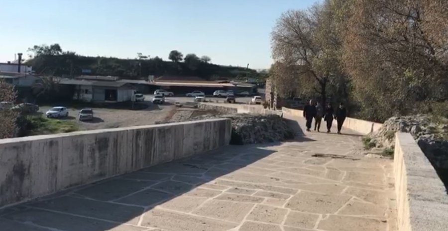 Tarihi Köprüde Çirkin Görüntü