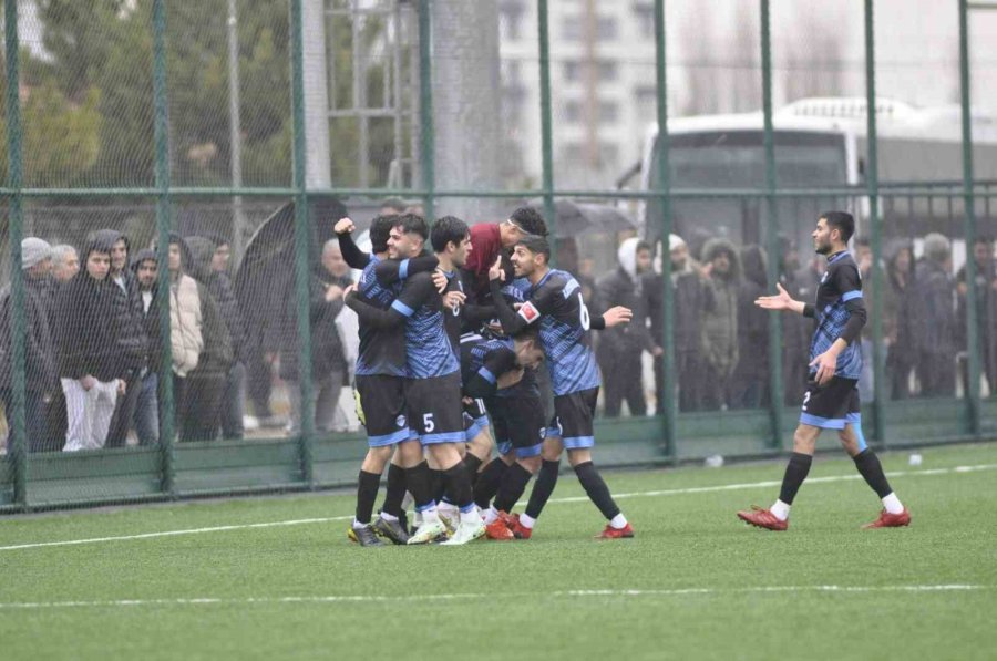Kayseri Atletikspor Play-off Vizesi Aldı