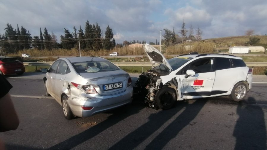 Aşırı Hız Ve Dikkatsizlik Kaza Yaptırdı, Çarptığı Araçtaki Yolcunun Tansiyonu Fırladı
