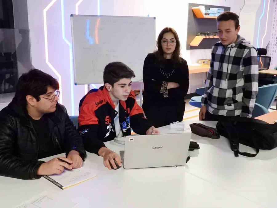 Kepezli Liseliler Bilim Yarışması Finalinde