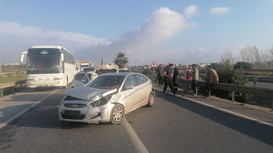 Aşırı Hız Ve Dikkatsizlik Kaza Yaptırdı, Çarptığı Araçtaki Yolcunun Tansiyonu Fırladı