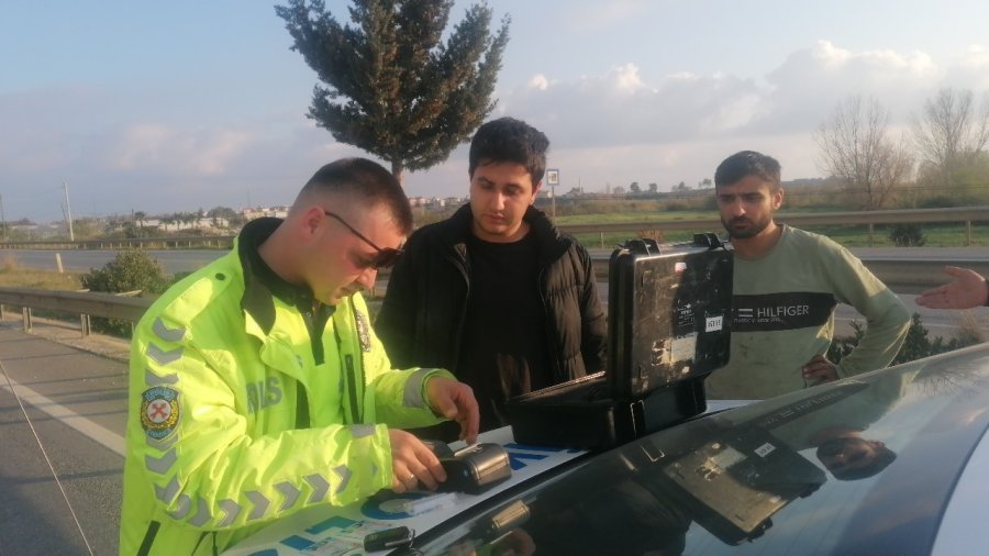 Aşırı Hız Ve Dikkatsizlik Kaza Yaptırdı, Çarptığı Araçtaki Yolcunun Tansiyonu Fırladı