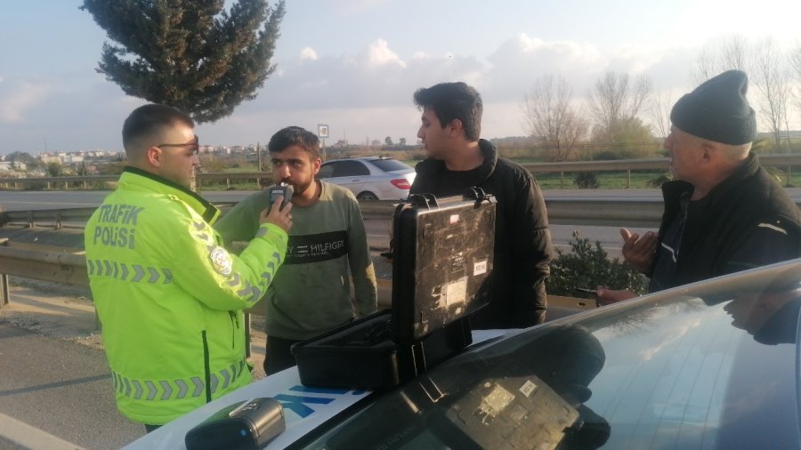 Aşırı Hız Ve Dikkatsizlik Kaza Yaptırdı, Çarptığı Araçtaki Yolcunun Tansiyonu Fırladı