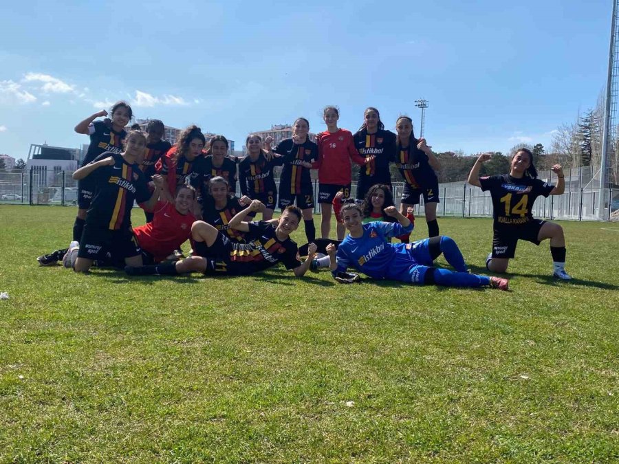 Kadınlar 1. Lig 21. Hafta: Yukatel Kayseri Kadın Fk: 3 - İlkadım Belediyesi Yabancılar Pazarıspor: 1