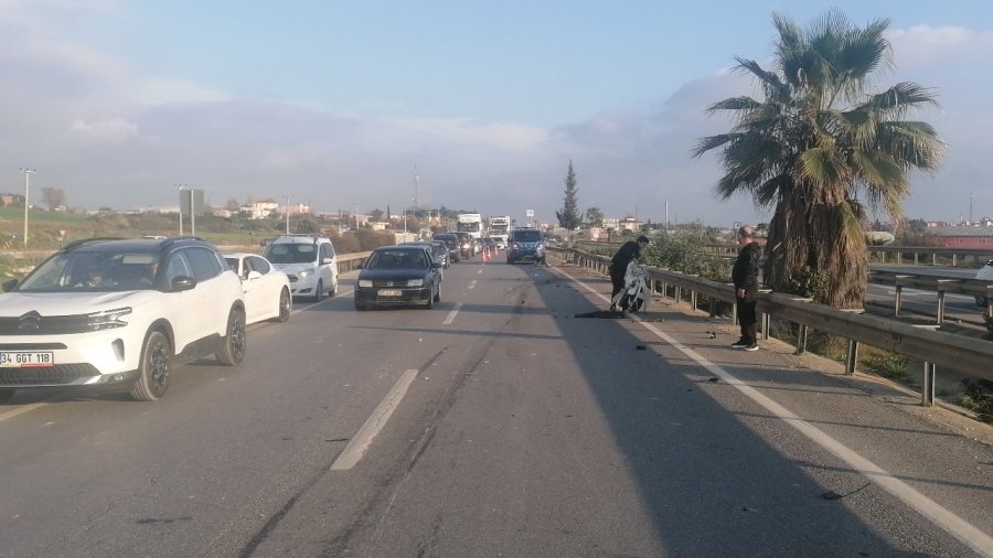 Aşırı Hız Ve Dikkatsizlik Kaza Yaptırdı, Çarptığı Araçtaki Yolcunun Tansiyonu Fırladı