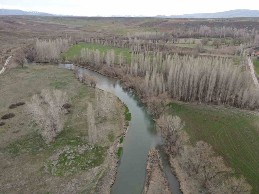 Zamantı Irmağı Kuraklıkla Karşı Karşıya
