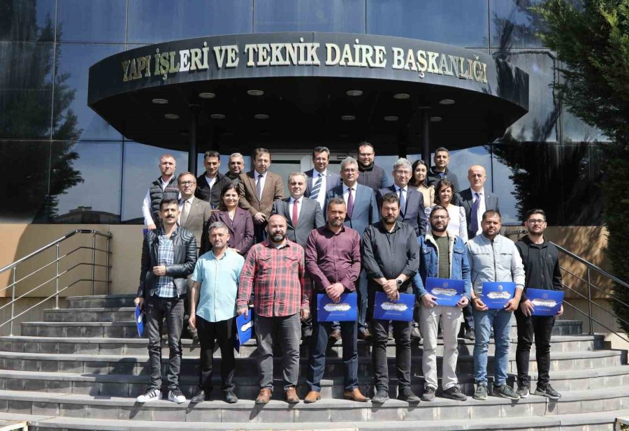 Rektör Altun’dan Yapı İşleri Ve Teknik Daire Başkanlığı Personeline Teşekkür Ziyareti