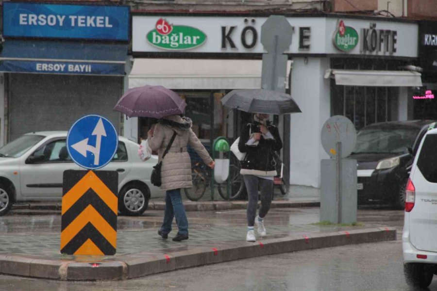 Eskişehir’de Sağanak Yağış