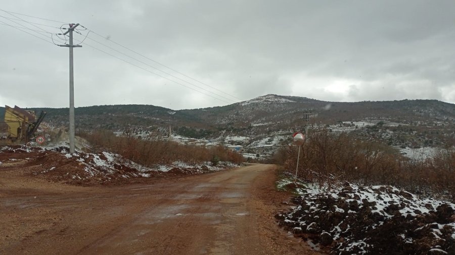 Kar Yağışı Doğada Güzel Görüntüler Oluşturdu