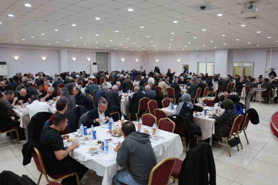 Hacılarlı Sanayiciler Ve İş İnsanları Bir Araya Geldi