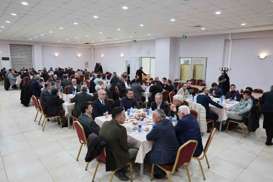 Hacılarlı Sanayiciler Ve İş İnsanları Bir Araya Geldi