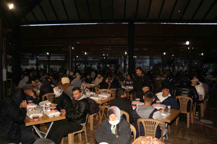 Vatandaşlardan Büyükkılıç’a ‘iftar Sofrası’ Teşekkürü