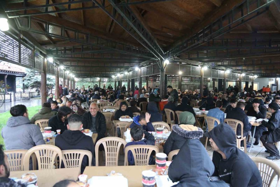 Vatandaşlardan Büyükkılıç’a ‘iftar Sofrası’ Teşekkürü