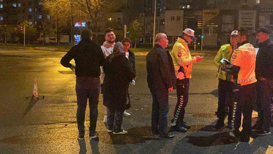 Yeni Aldığı Otomobiliyle Kaza Yapan Sürücü Gözyaşlarına Boğuldu