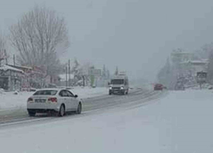 Sertavul Geçidi’nde Tipi Ve Sis Nedeniyle Zincirsiz Araçlara İzin Verilmiyor