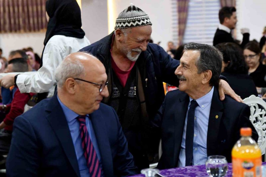 Ataç Engelli Bireyler Ve Aileleriyle İftarda Buluştu