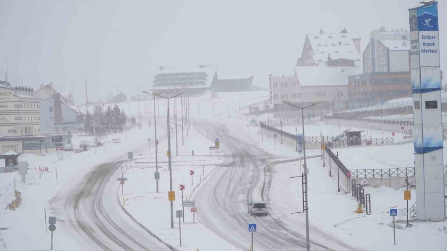 Erciyes’e Mart Karı Yağdı