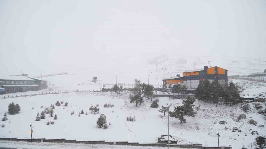 Erciyes’e Mart Karı Yağdı