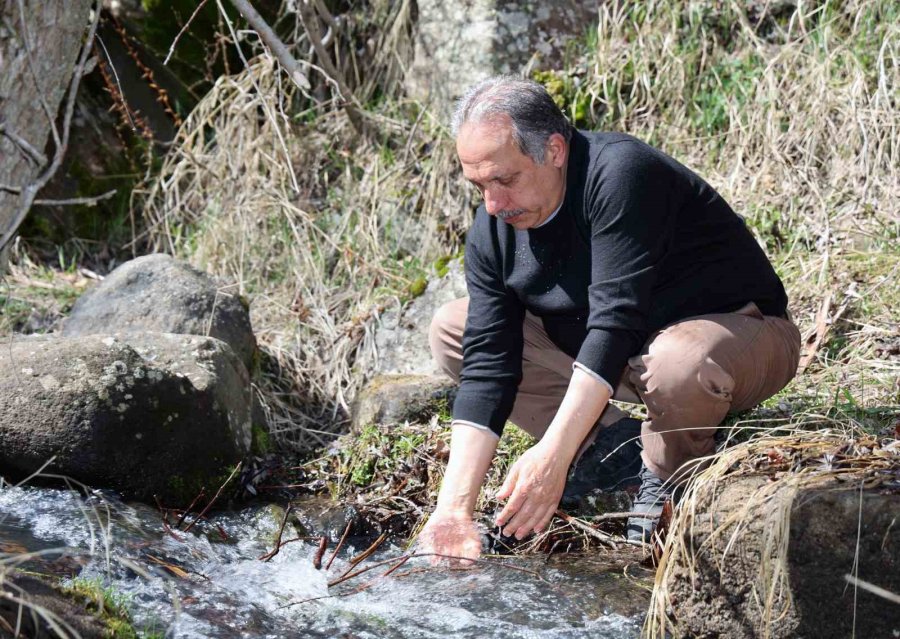 Zincidere Göleti Su Kanallarında 10 Yılın Temizliği Yapılıyor