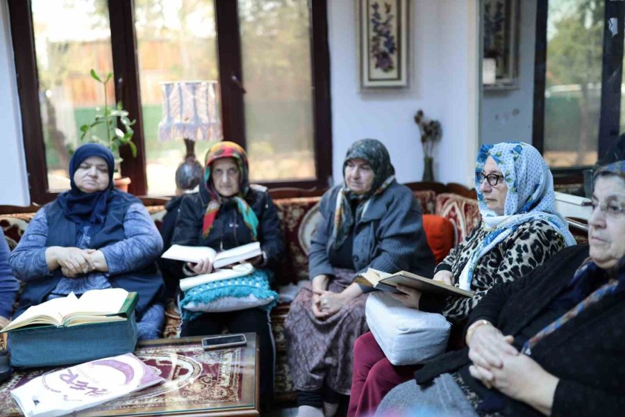 Aksaray’da Kadınlara Özel Mukabele Programı