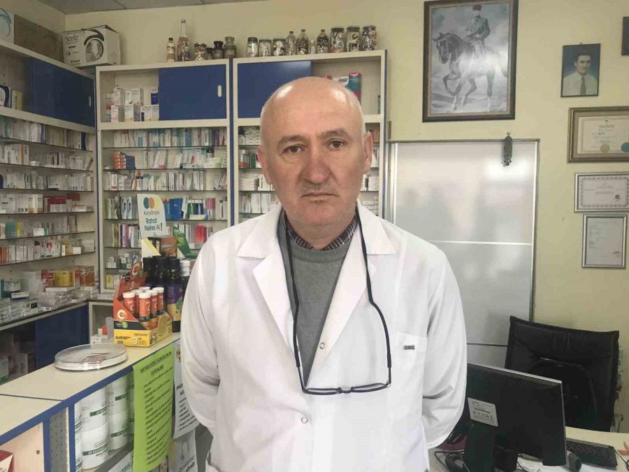 Kablo Hırsızlarının Hedefi Olan Mahallede Eczacılar Mağduriyet Yaşıyor