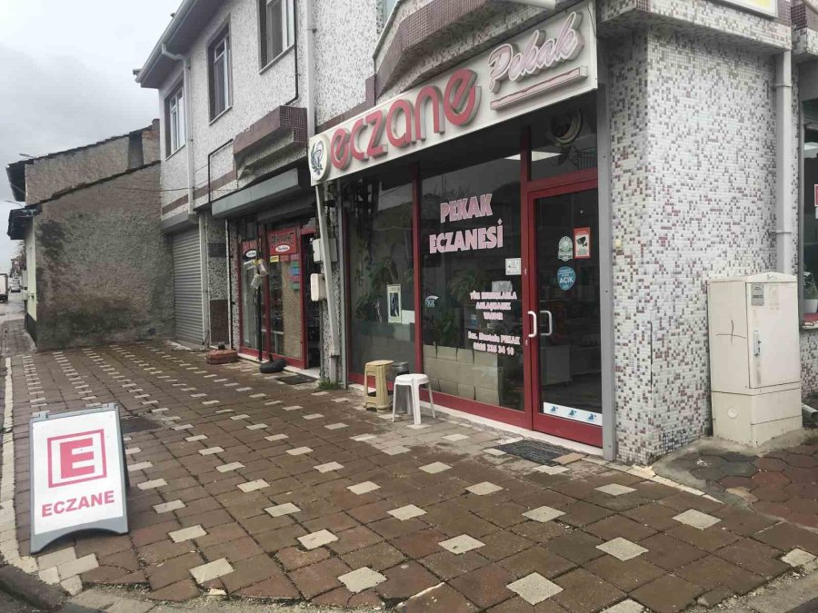 Kablo Hırsızlarının Hedefi Olan Mahallede Eczacılar Mağduriyet Yaşıyor