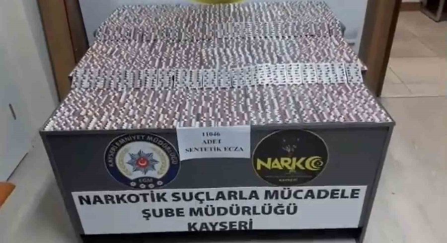 Tırdan Sentetik Hap Fışkırdı: 11 Bin 46 Adet Ele Geçirildi