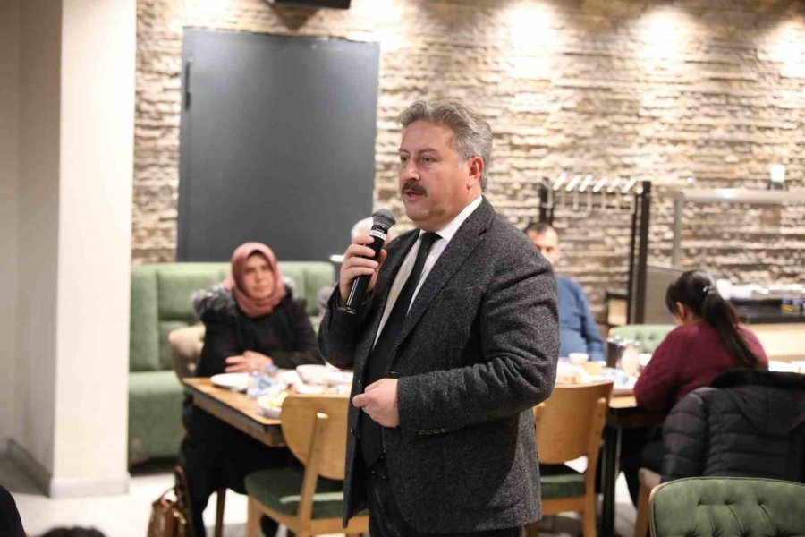 Başkan Palancıoğlu, Muhtarlarla İftarda Buluştu