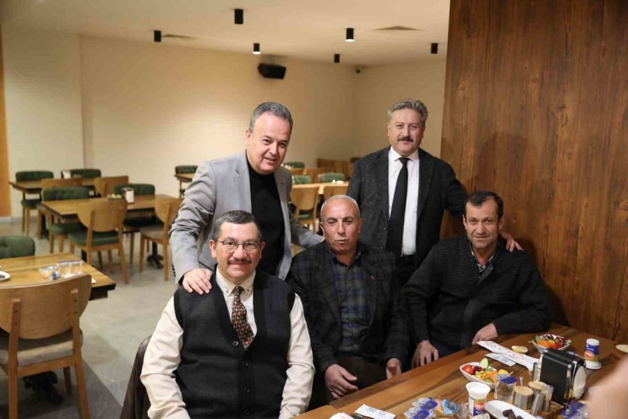 Başkan Palancıoğlu, Muhtarlarla İftarda Buluştu