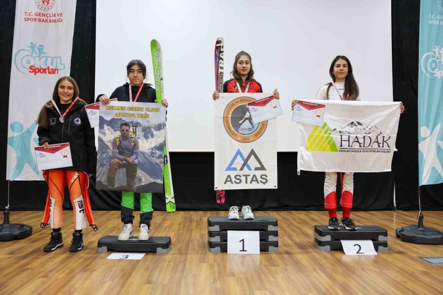 Dağ Kayağında Madalyalar Sahiplerini Buldu