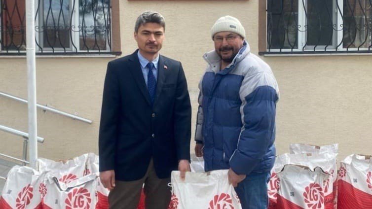 Beylikova Çiftçisine Ayçiçeği Tohum Desteği