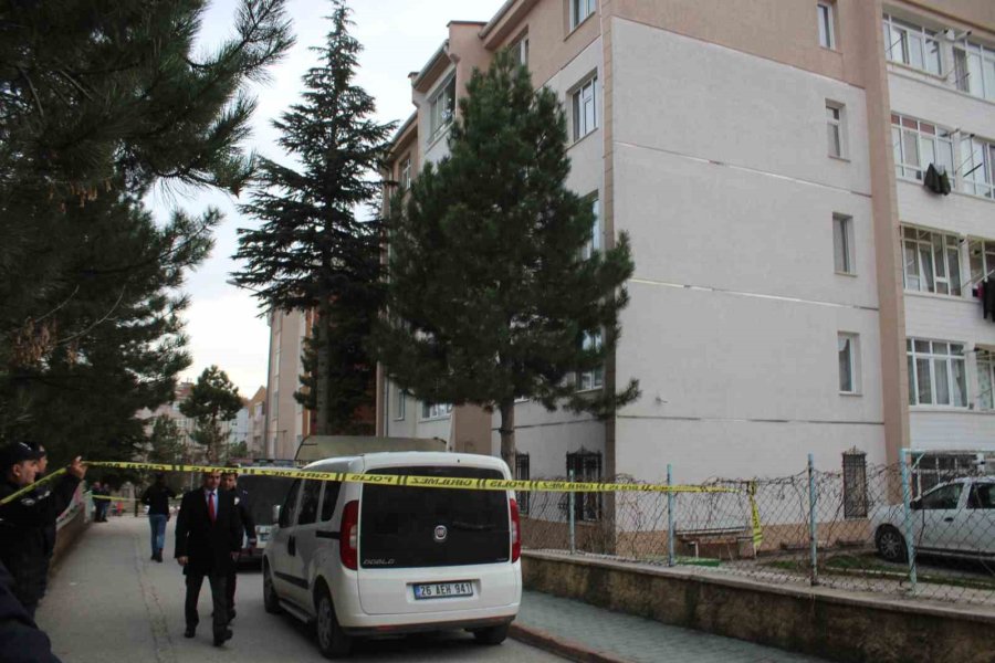 Rus Uyruklu Eşini Bıçaklayarak Öldüren Şahıs Gözaltına Alındı