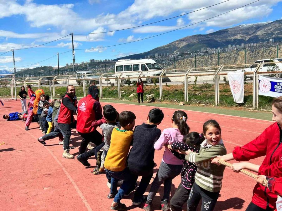 Talas Gençlik Merkezi, Depremin İzlerini Siliyor