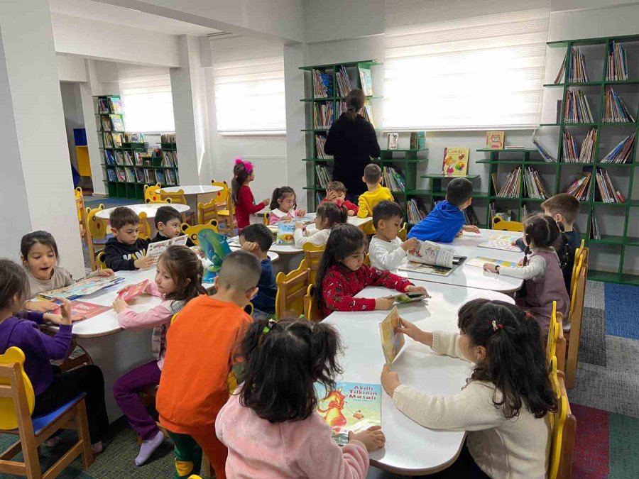 Büyükşehir Erkilet Kütüphanesi’nde Minikler Ağırlanıyor