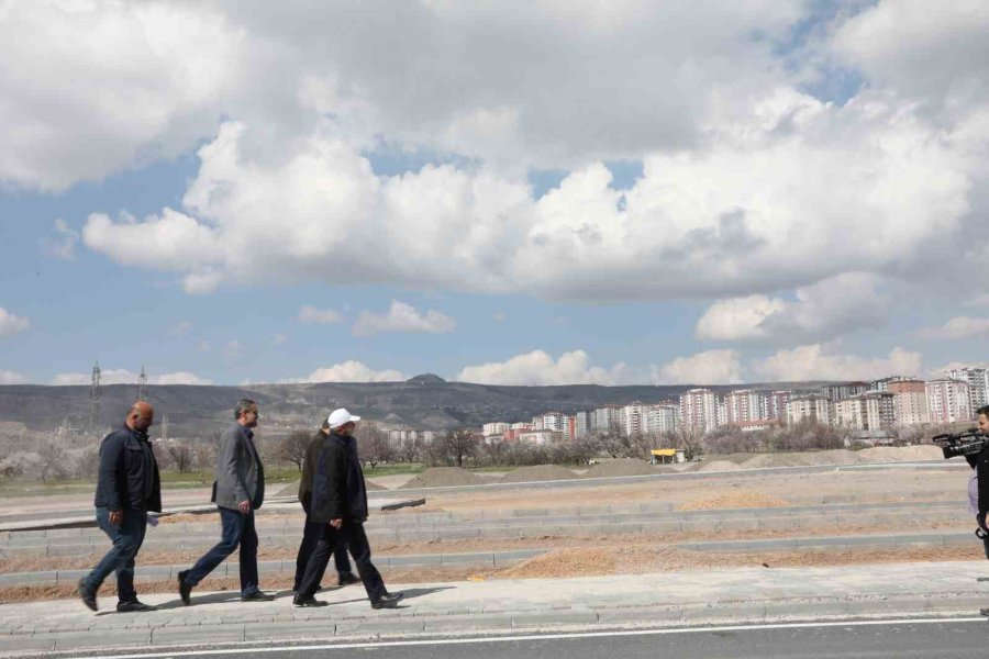 Başkan Çolakbayrakdar: “kocasinan, Yeni Parklarıyla Daha Da Güzelleşiyor”