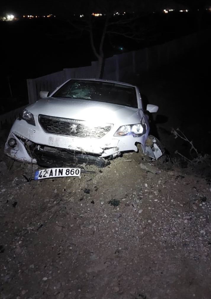 Kontrolden Çıkan Otomobil Şarampole Devrildi: 2 Yaralı