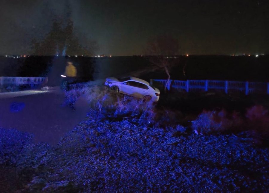 Kontrolden Çıkan Otomobil Şarampole Devrildi: 2 Yaralı