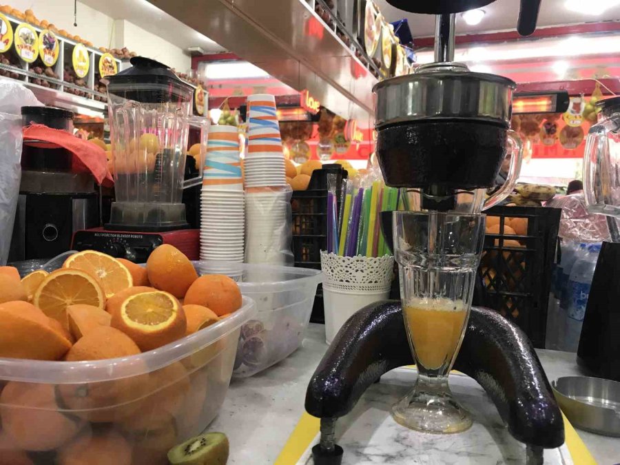 Soğuk Geçen Ramazan Ayında Vitamin Deposu Meyve Suları Talep Görüyor