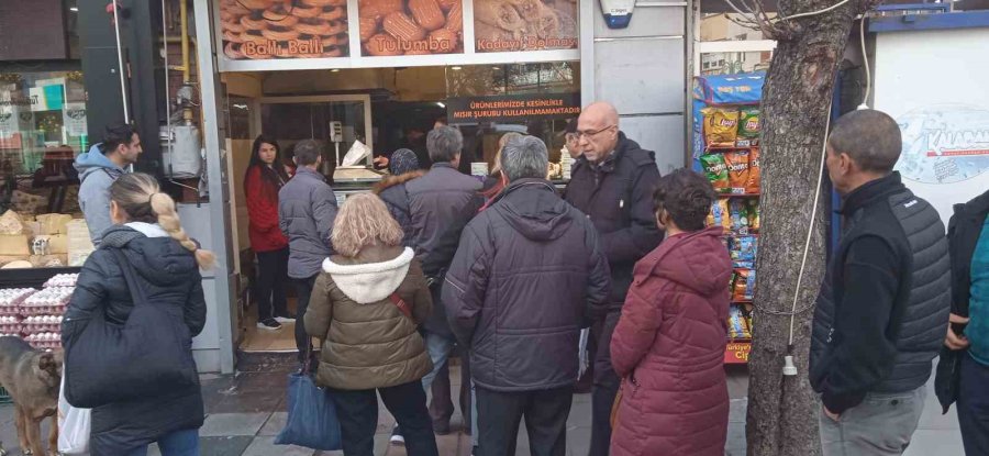 İftar Saatinde Meşhur Tatlı Kuyruğu