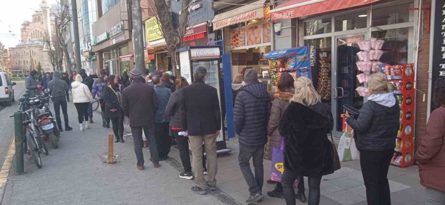 İftar Saatinde Meşhur Tatlı Kuyruğu