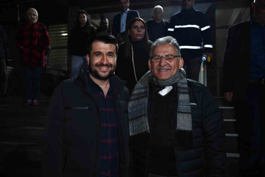 Başkan Büyükkılıç, Depremzedelerle İftar Sofrasında Bir Araya Geldi