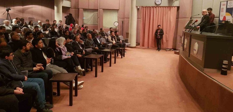 Uluslararası Öğrenciler Akademisi 2023 Dönemi İftar Ve Açılış Dersi İle Başladı