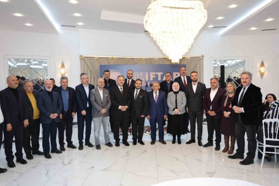 Deva Partisi’nden 3 İsim Ak Parti’ye Katıldı